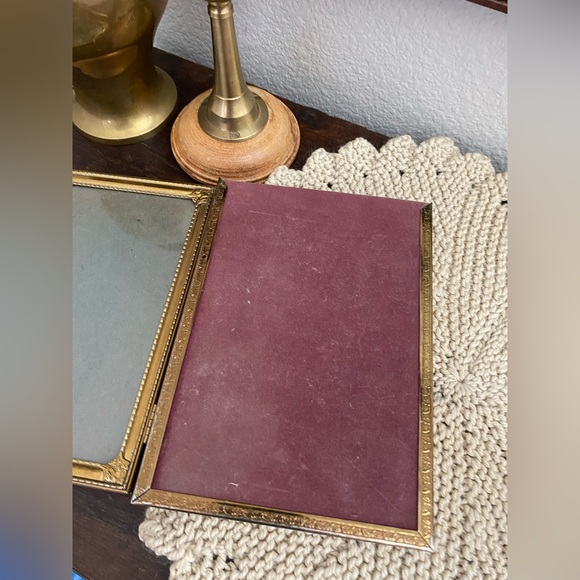 Vintage Midcentury Brass Frame 5x7 Trifold Gold Frame 1970s Frame - Picture 3 of 4